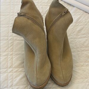 Ann Mashburn Women's Tan Suede Ankle Boots